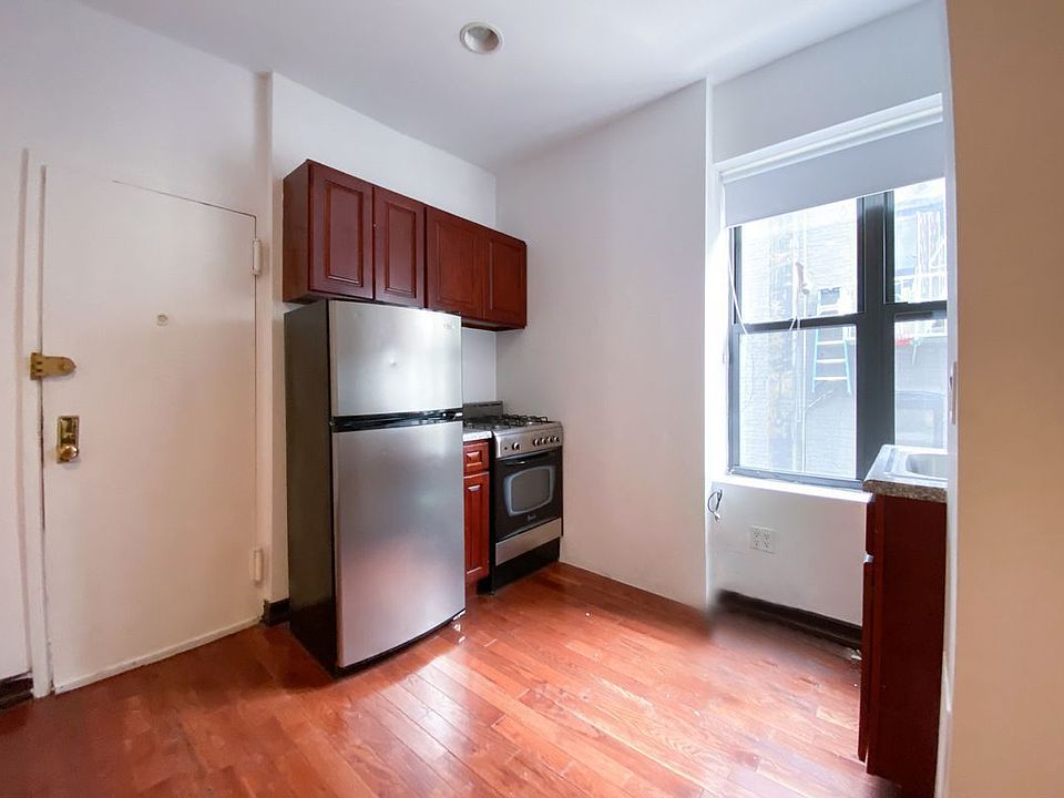 2nd image of 70 Kenmare St APT 19