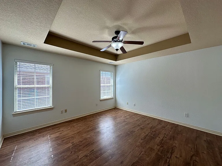 612 Windbrook Ct — Photo 13