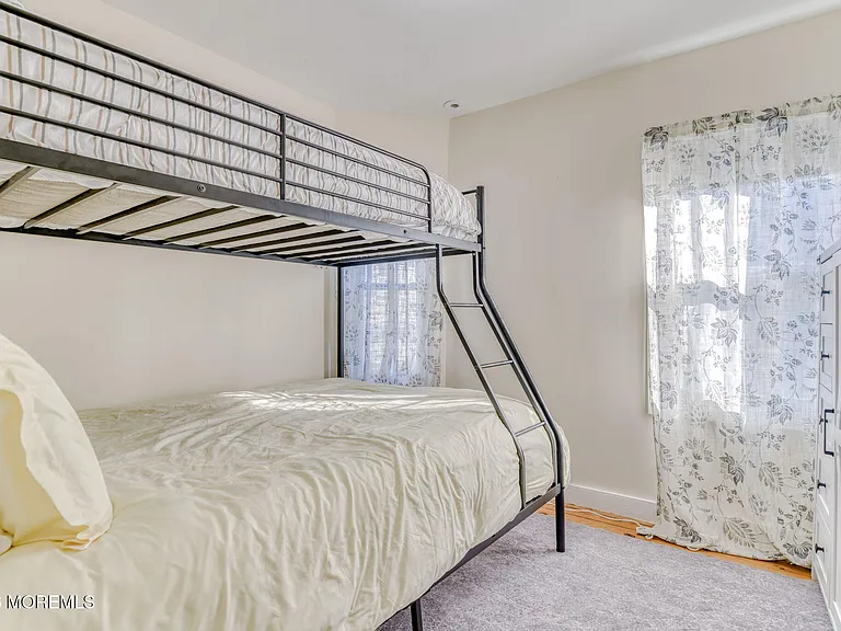 26 Heck Ave — Photo 32