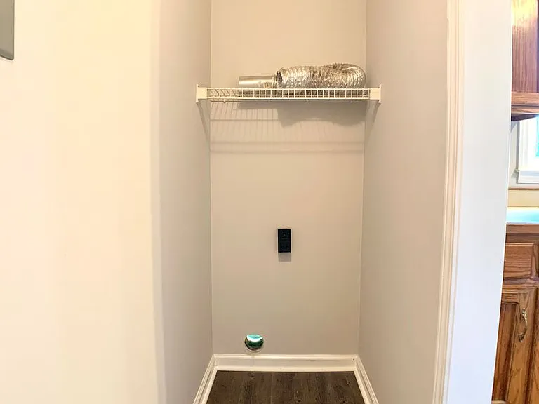 315 Harold Dr — Photo 10