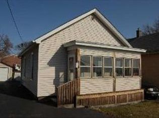 216 Mill St, Elgin, IL 60123