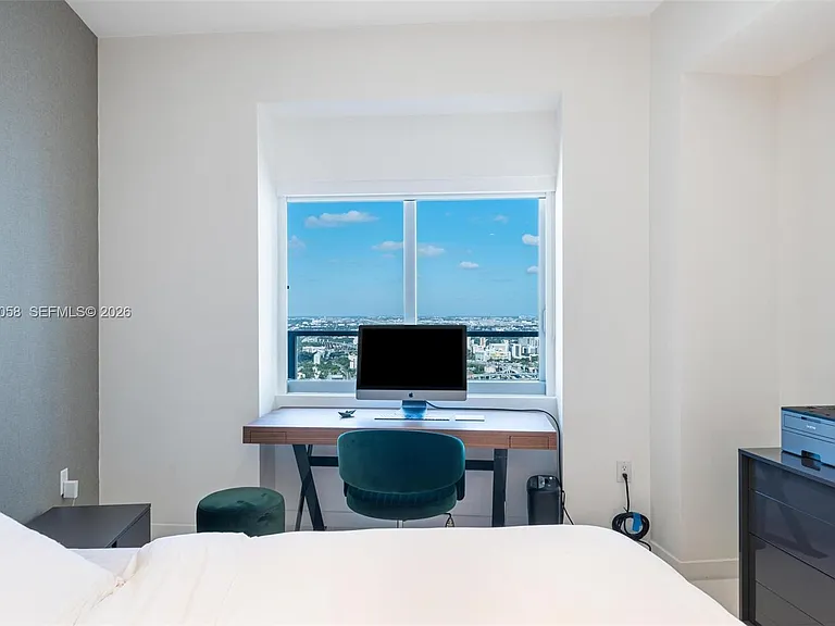 1100 Biscayne Blvd #5203 — Photo 30
