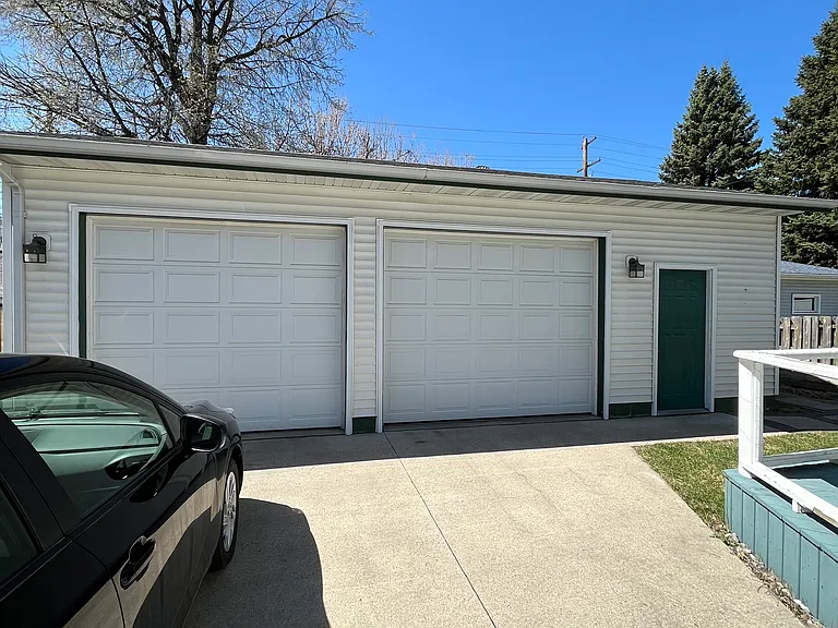 818 S 18th St — Photo 3