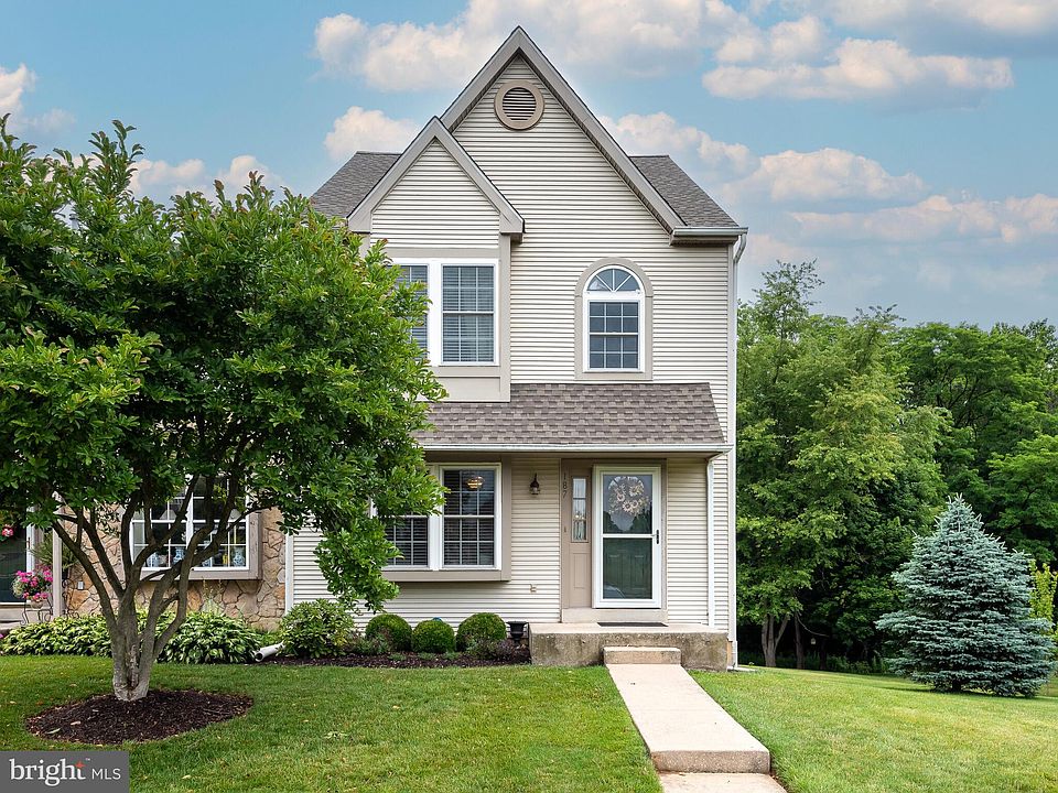1st image of 187 Cambridge Cir #90