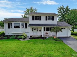 16 Chelsea Rd, Old Bridge, NJ 08857