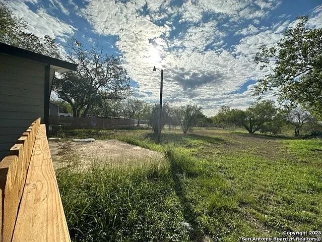 546 W Petaluma Blvd — Photo 23