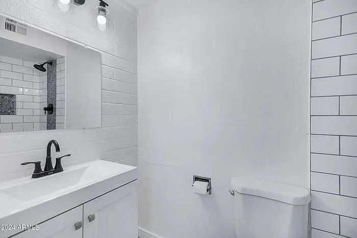 383 N Evergreen St — Photo 14