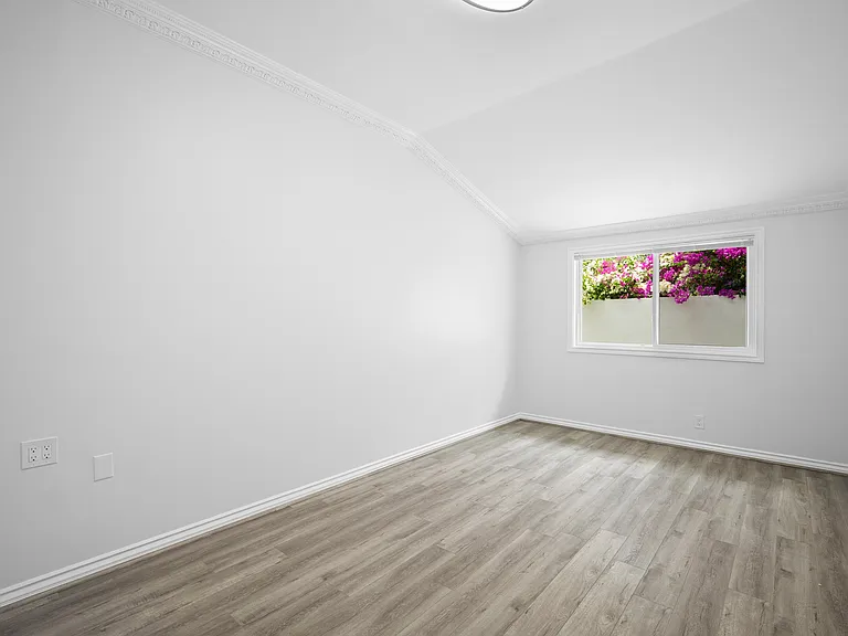 7851 Mary Ellen Ave — Photo 14