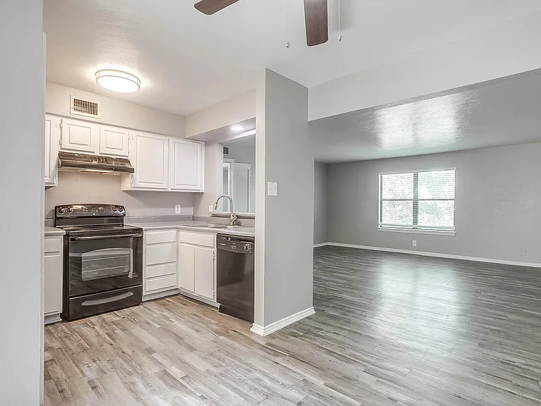 Foxfire Apartments — Photo 5