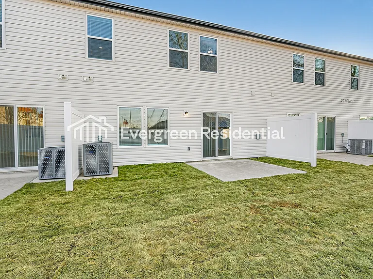 Barryview Townhomes — Photo 59
