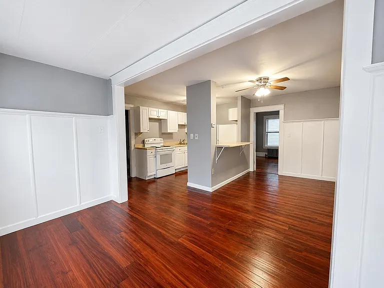 537 Howe St #1F — Photo 6