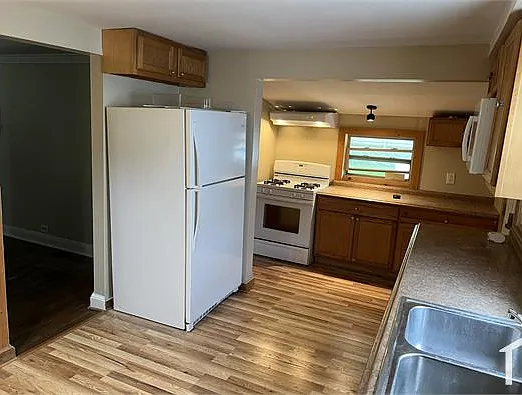 1608 Winchester Rd — Photo 6