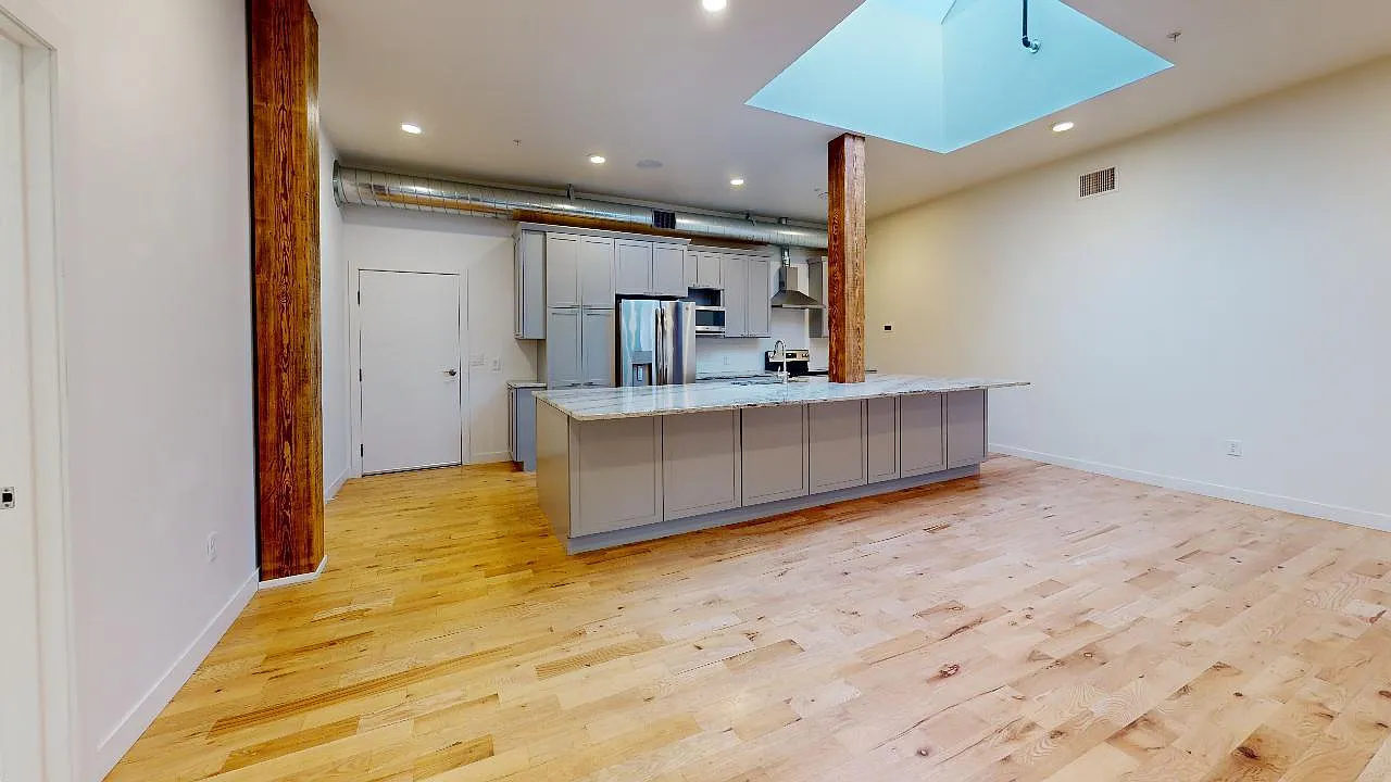 2 bed, 1200 sqft, $1,550 — Photo 1