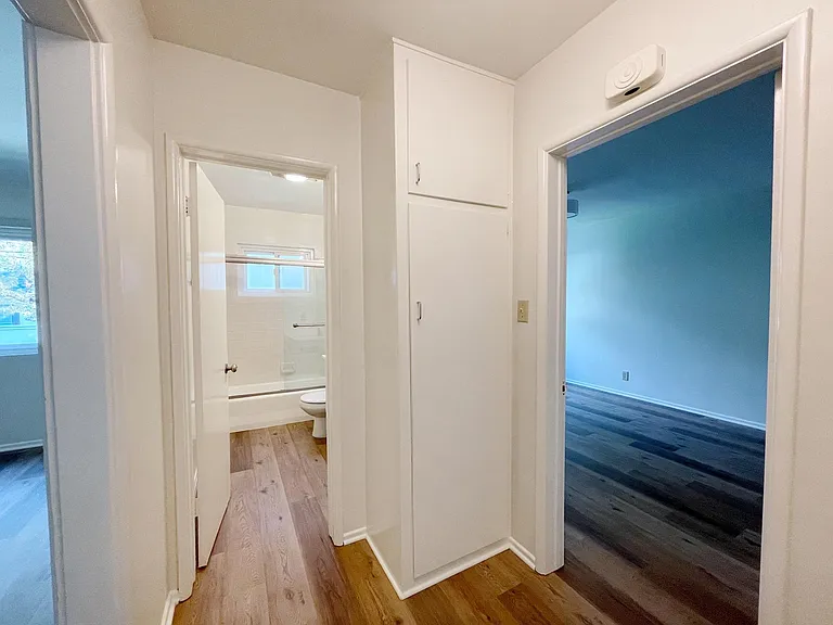 241 S Oakland Ave #7 — Photo 12