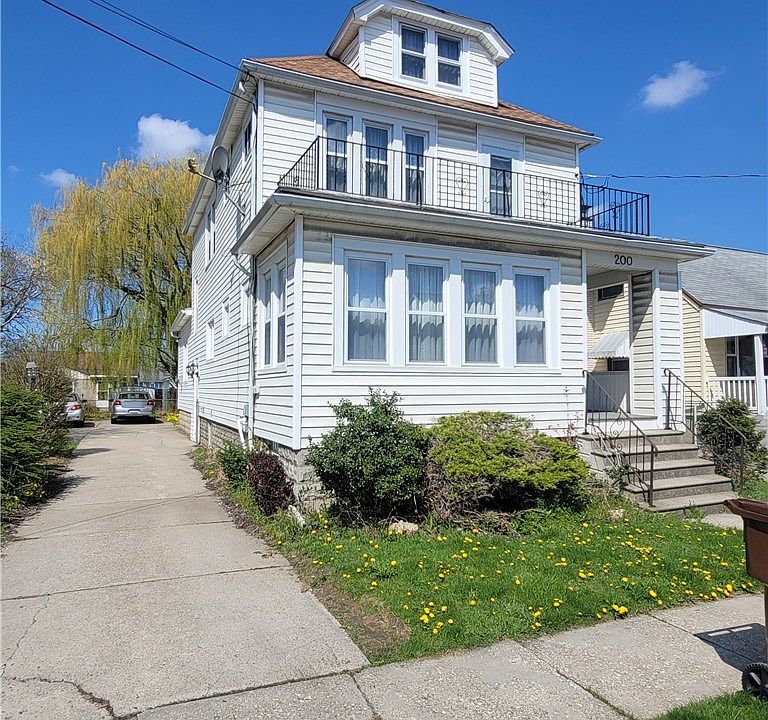 1st image of 200 Crocker St