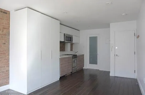 Rented by Evergreen Realty & Investments | media 2