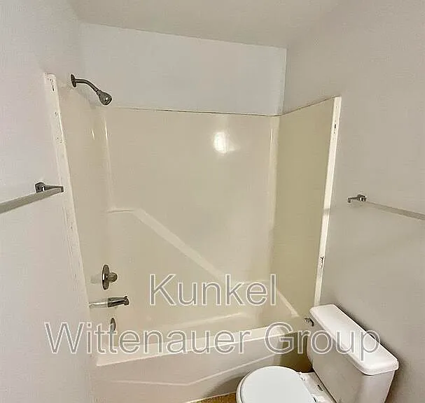 156 Marion Dr — Photo 7