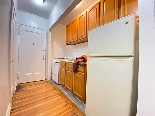 Rented by Queens Apartments Realty LLC | media 25