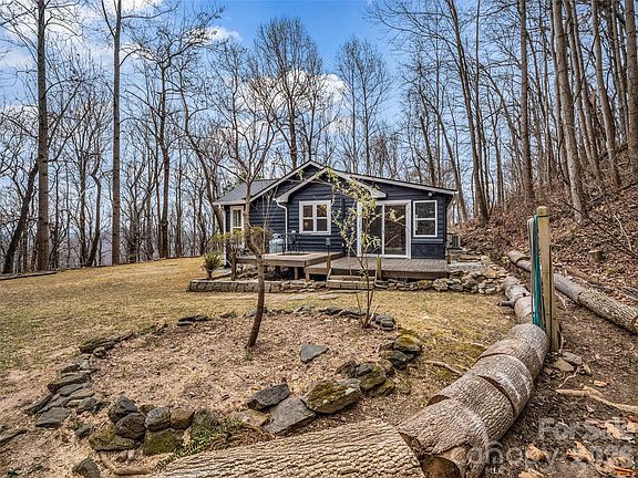 2nd image of 1586 Skyuka Mountain Rd