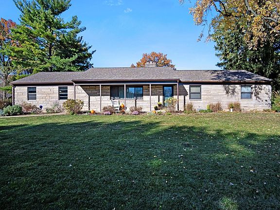 3rd image of 110 Grandview Dr