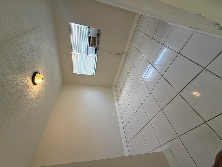 720 SW 7th St #1 — Photo 4
