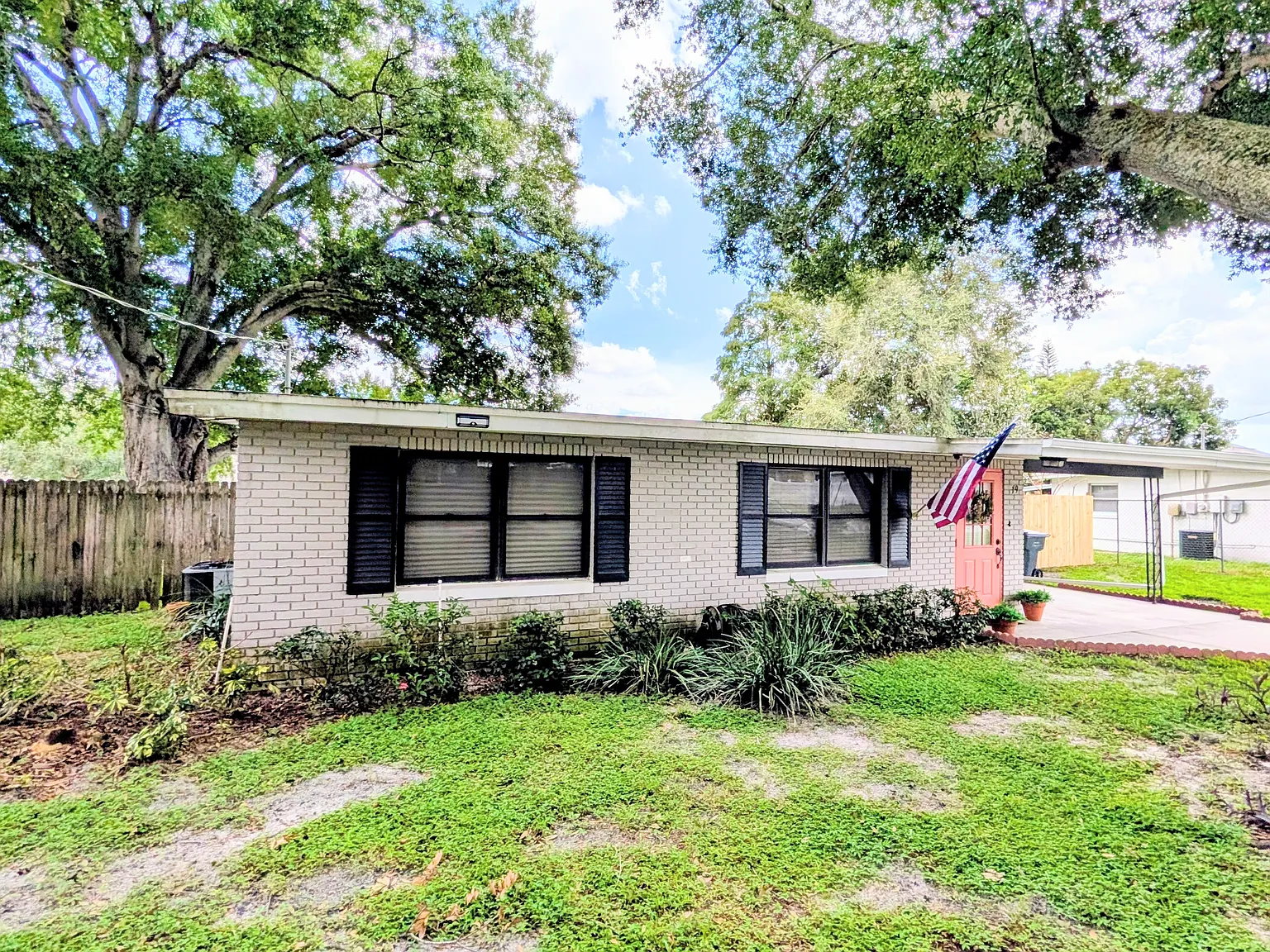 2 bed, 938 sqft, $1,575 — Photo 2