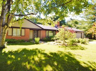 8110 N Links Way, Fox Pt, WI 53217