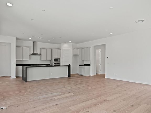 4th image of 32282 N 133RD Avenue