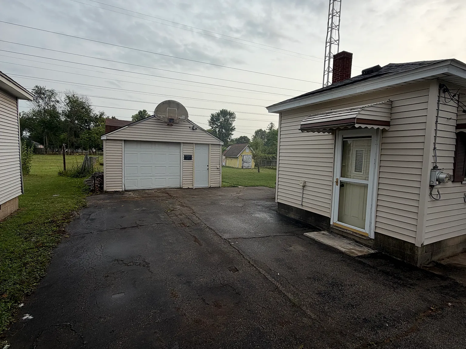 2 bed, 832 sqft, $1,000 — Photo 2