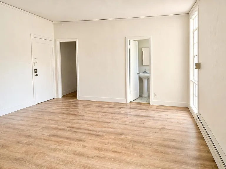 2555 Virginia St #201 — Photo 13