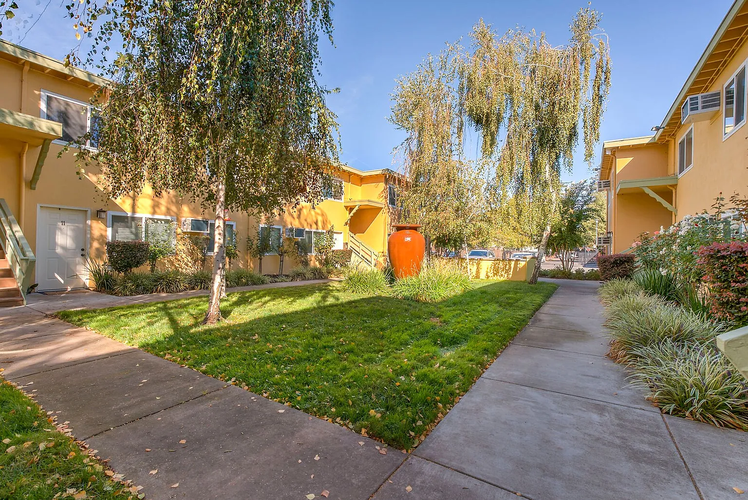 2733 San Jose Way #3 photo 1