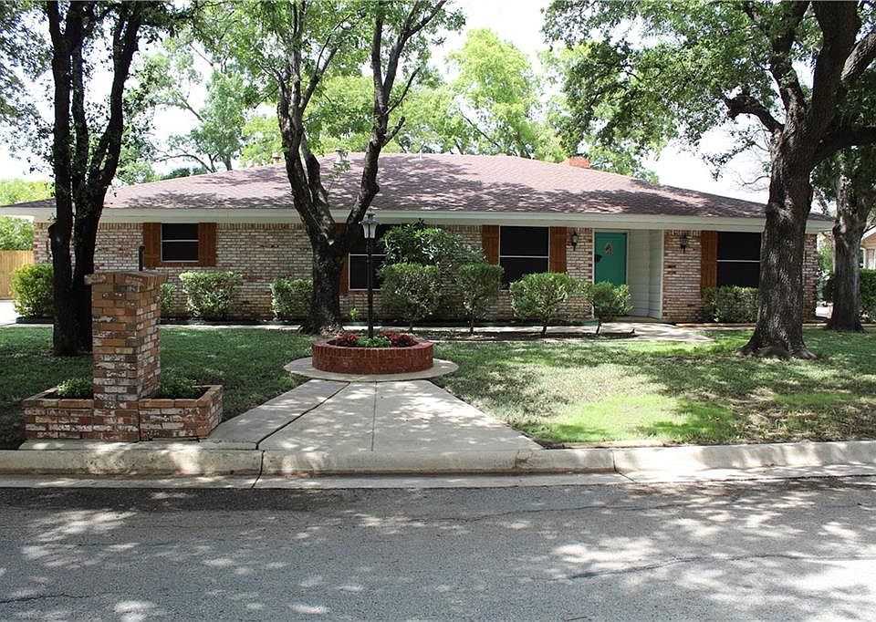 1st image of 6821 Corona Dr
