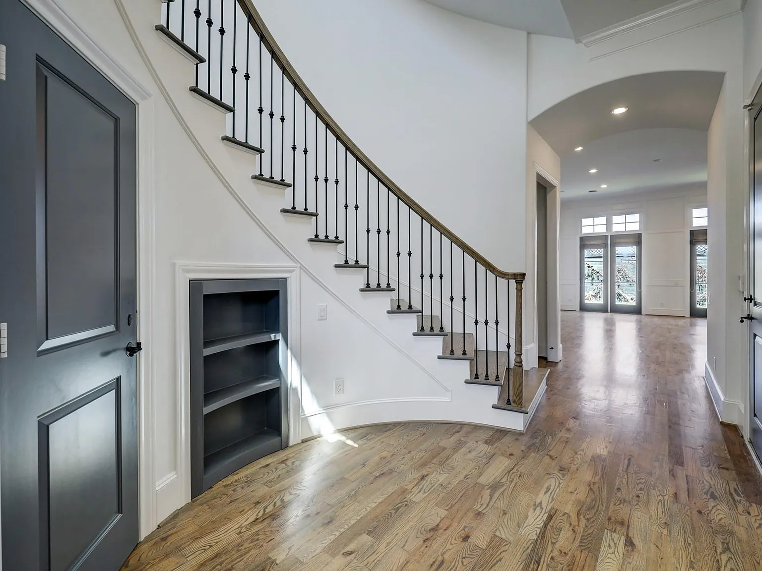 3 bed, 3.5 bath, 3736 sqft, $7,750 — Photo 4