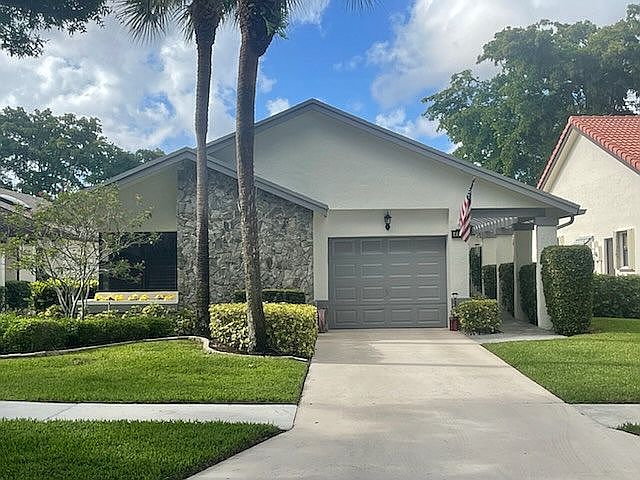 1st image of 4912 Boxwood Cir