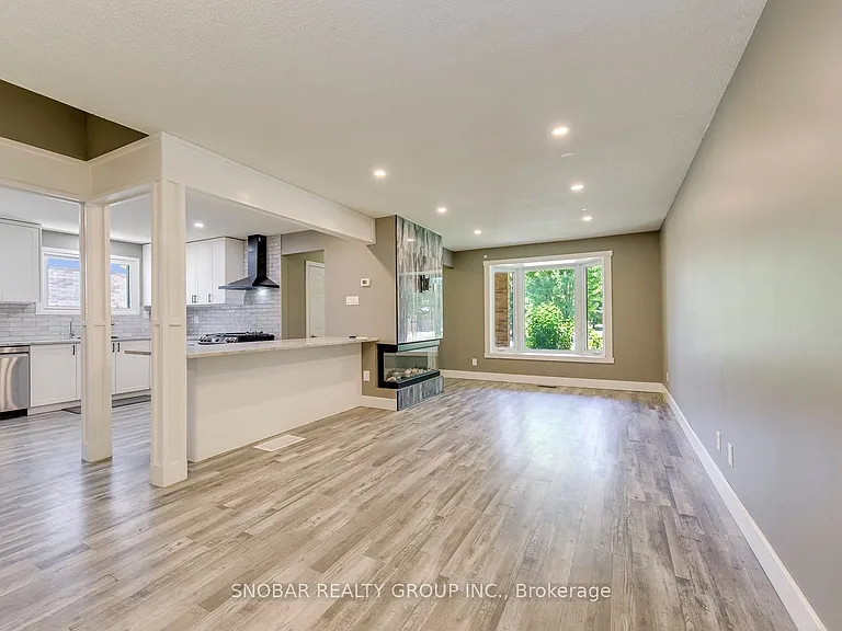547 Conway Ct — Photo 6