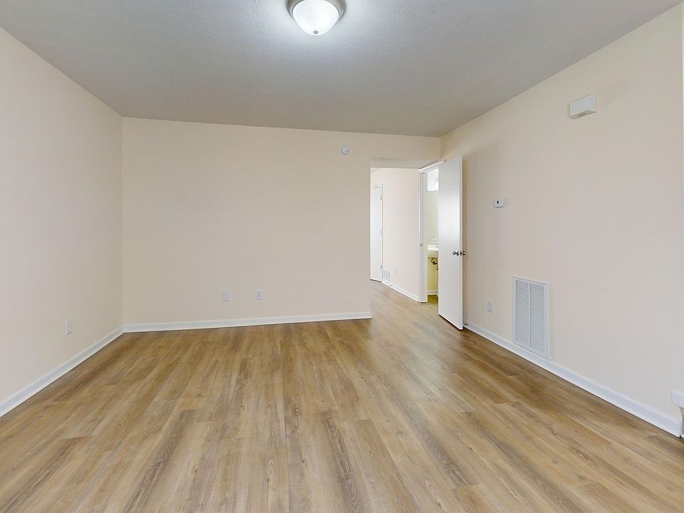 1st image of 48 Chateau Ln #110