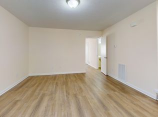 48 Chateau Ln #110, Stuarts Draft, VA 24477