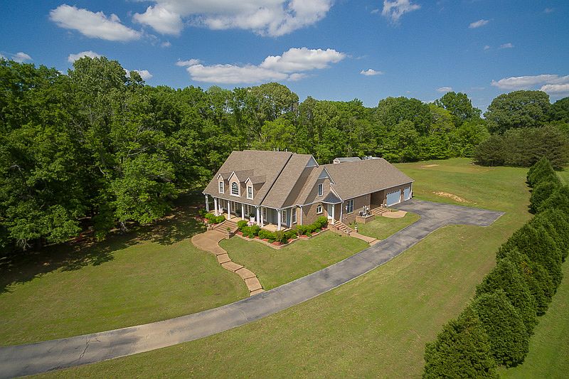 1st image of 40 Hickory Woods Ln