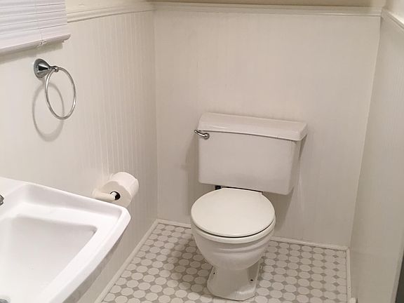 4th image of 598 Woodland St