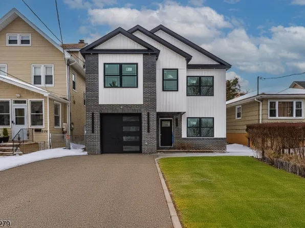 540 Muriel Pkwy, Elizabeth City, NJ 07208