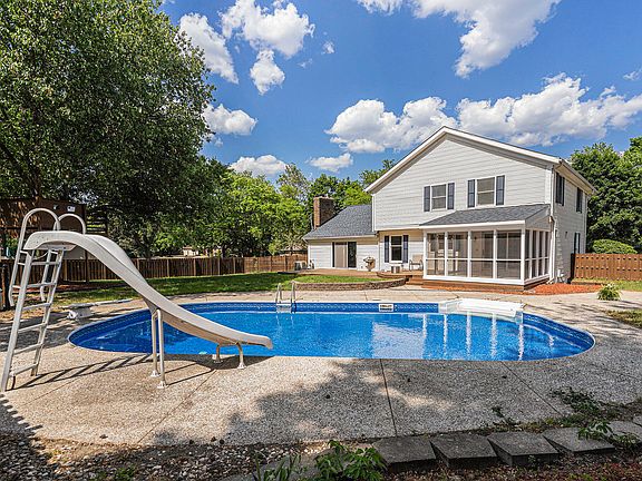 4th image of 2210 Aberdeen Dr