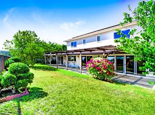 5230 Los Caballeros Way, Los Angeles, CA 90027