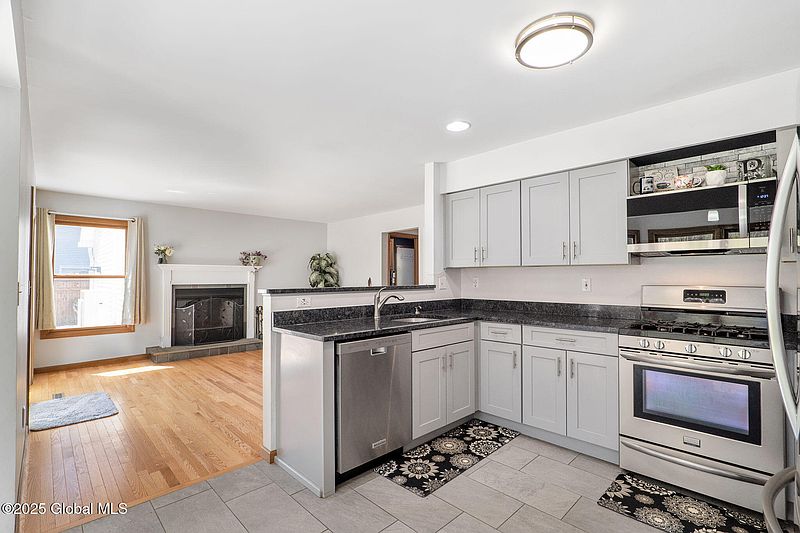 5th image of 241 Concord Hill Drive