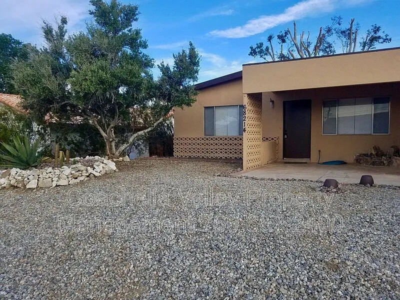 3 bed, 2.0 bath, 1107 sqft, $2,495 — Photo 3