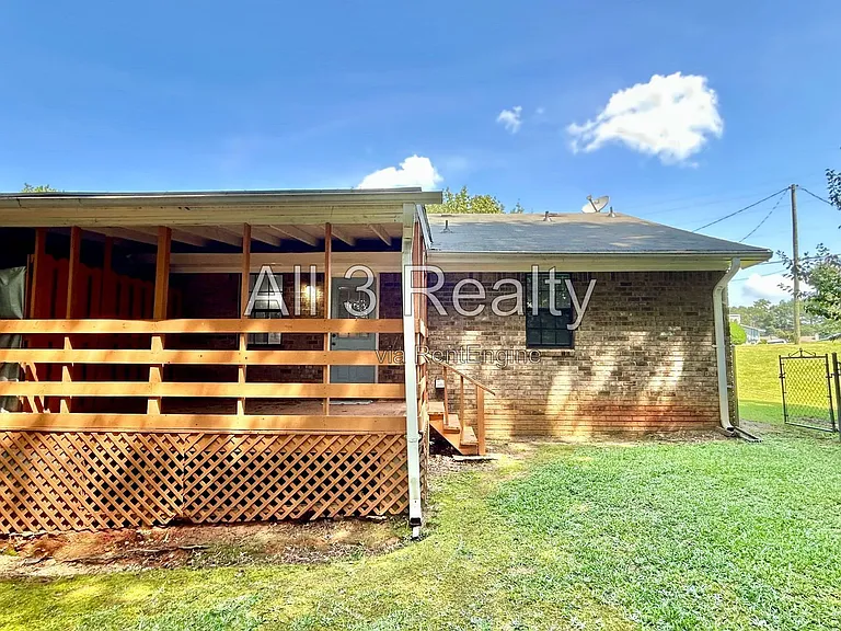 8460 Pineland Dr — Photo 15