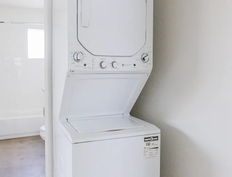320 W Highland Ave — Photo 10