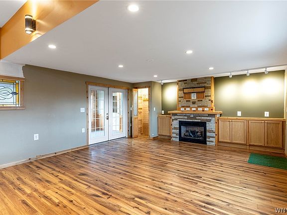 4th image of 11020 Transit Rd