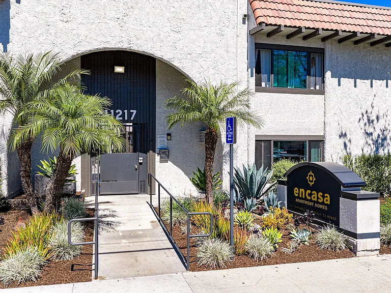 Encasa Norwalk — Photo 17