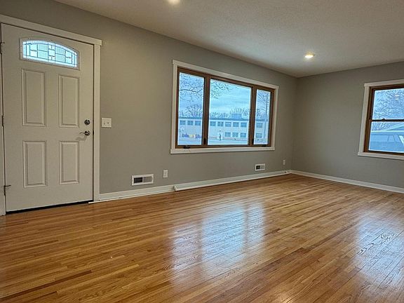 5th image of 1307 13th Ave NW