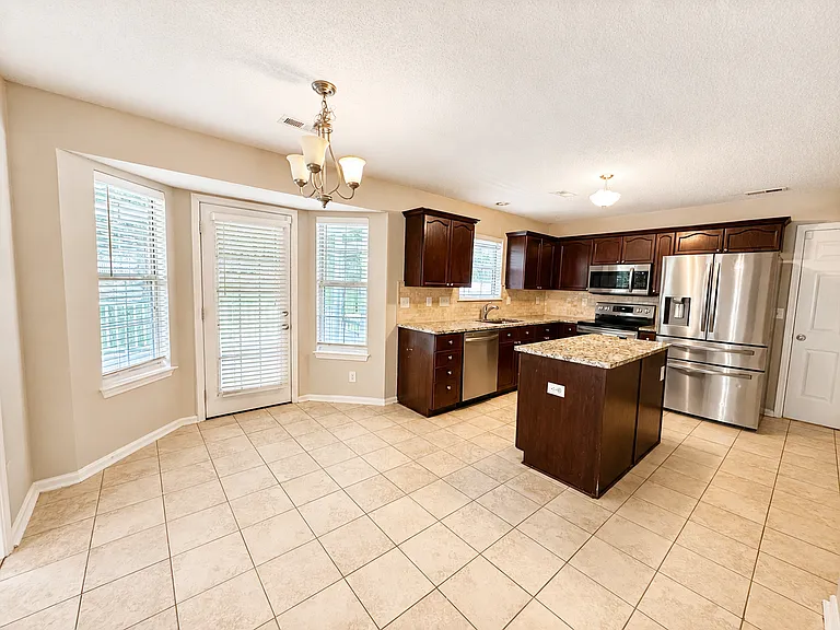 1411 Deer Spring Ct — Photo 6